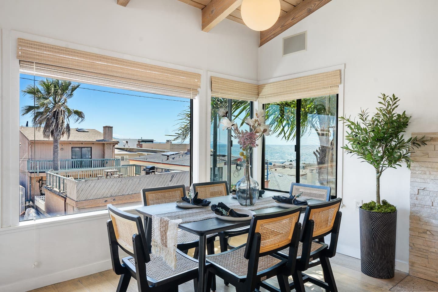 Luxe Retreat by the Beach — photo 4