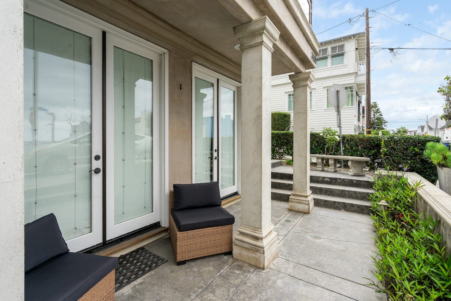 Ocean Views Luxe Mansion — main photo