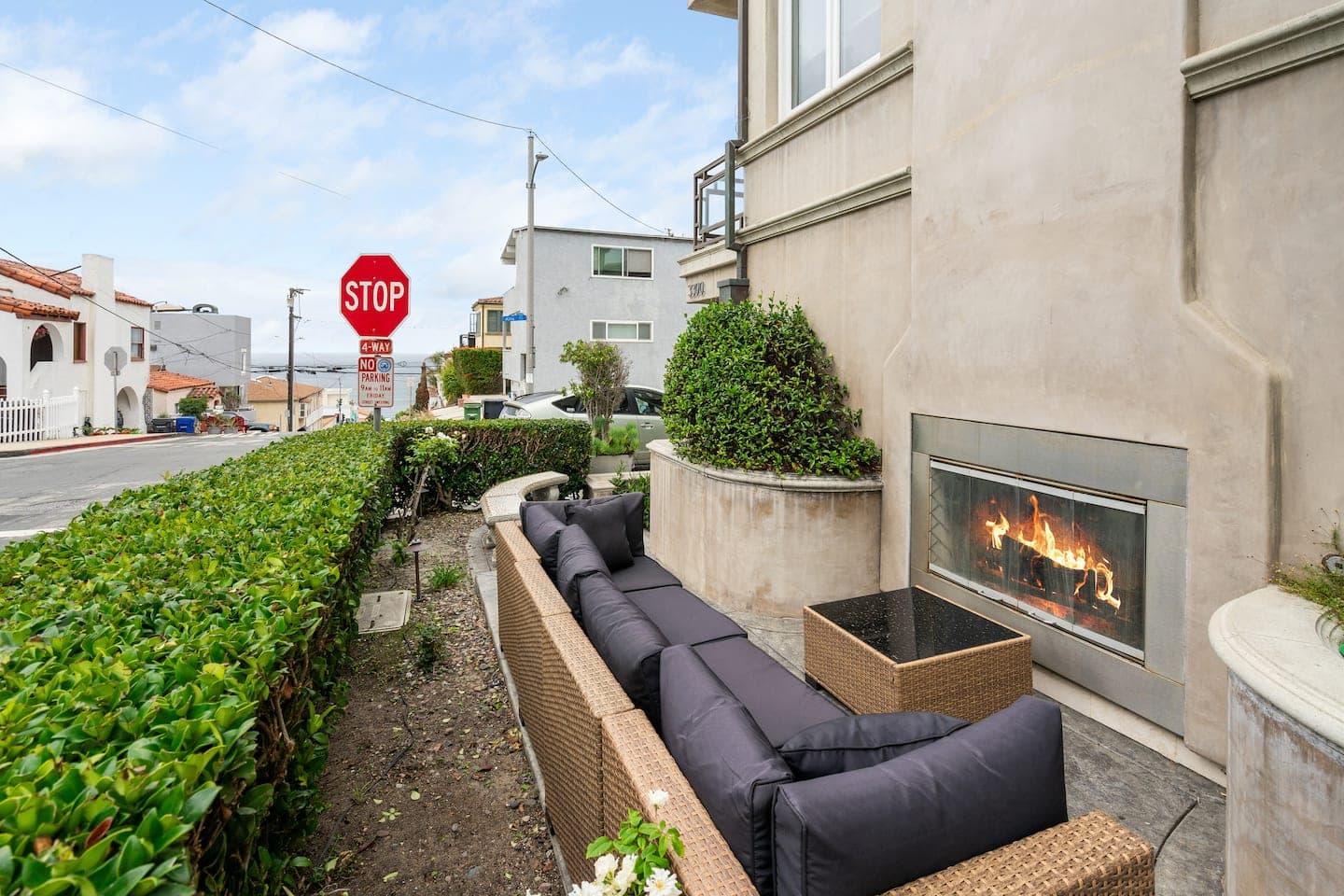 Ocean Views Luxe Mansion — photo 2