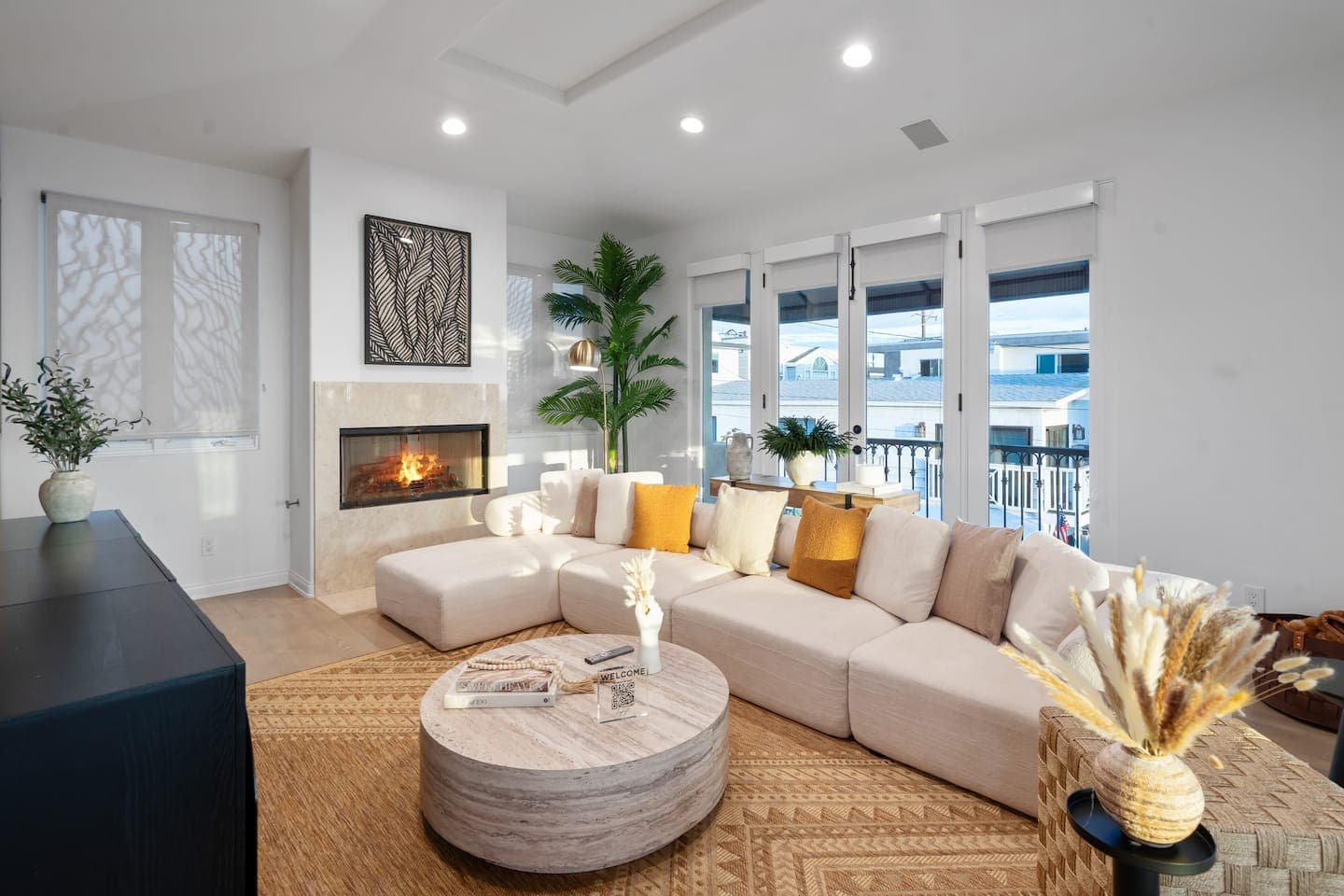 Ocean Views Luxe Mansion — photo 3