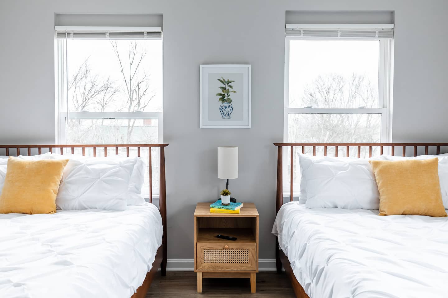 Sunny Retreat in Hamilton — photo 3