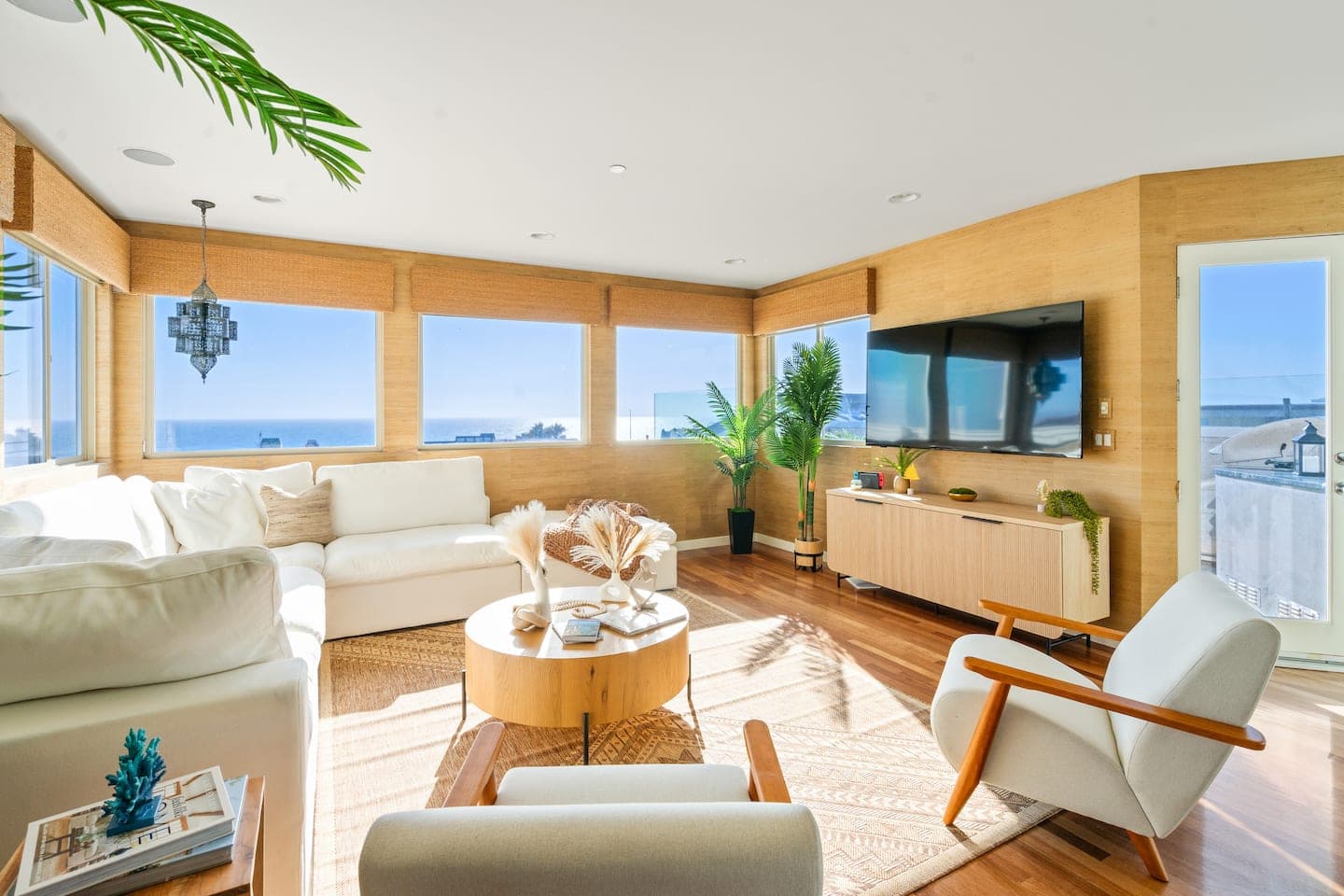 Sunny Home by the Beach — photo 3